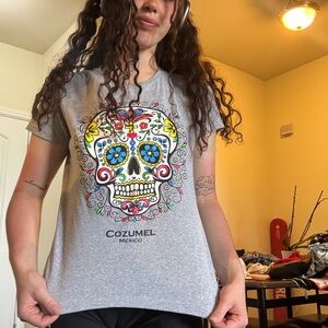 Source Unknown Gray Skull Graphic Tee